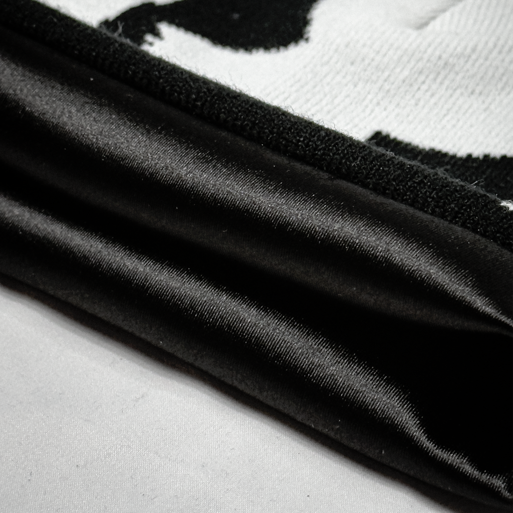 SILK LINE LOGO BEANIE